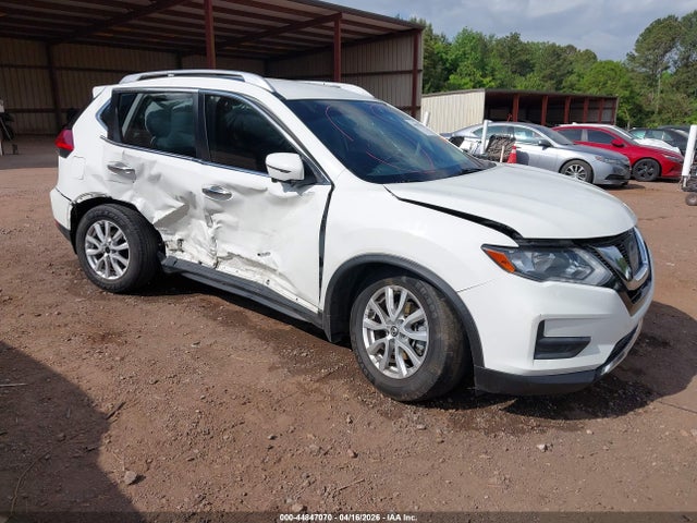 Salvage Nissan Rogue Image
