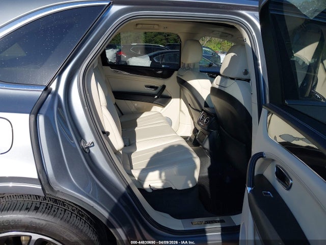 Bentley Bentayga V8