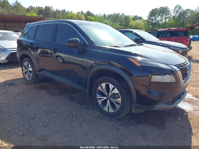 Salvage Nissan Rogue Image