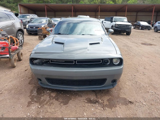 Dodge Challenger Sxt
