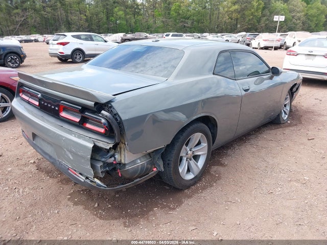 Dodge Challenger Sxt