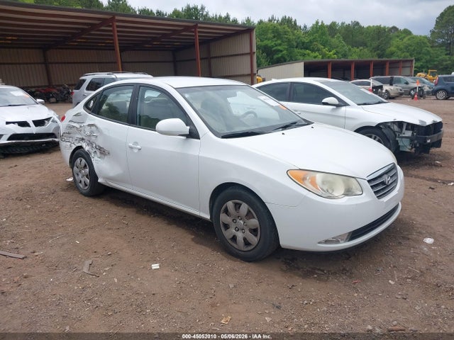 Salvage Hyundai ELANTRA Image