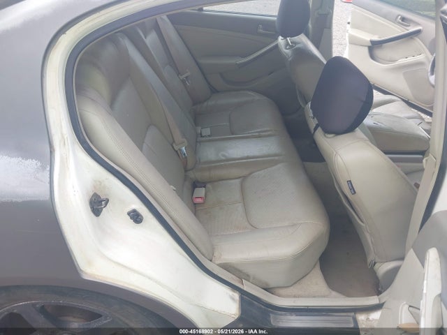 INFINITI G35 Luxury Leather