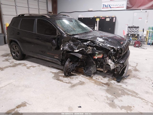 Salvage Jeep Cherokee Image