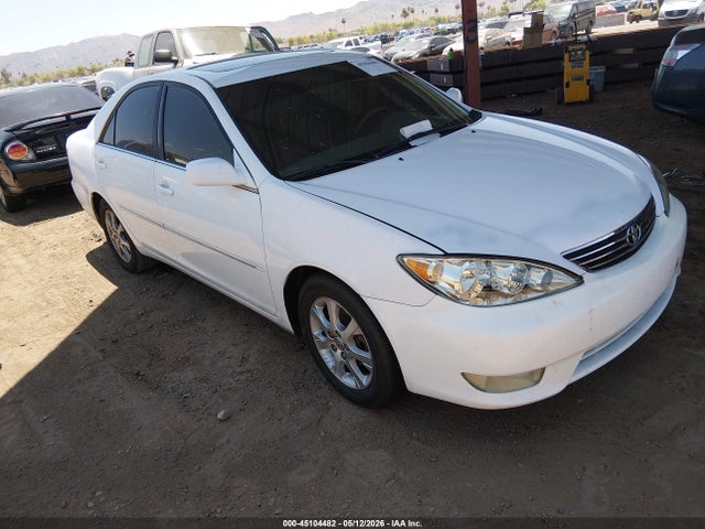 Salvage Toyota Camry Image