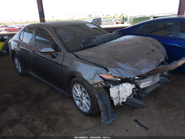 Salvage Toyota Camry Image