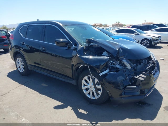 Salvage Nissan Rogue Image