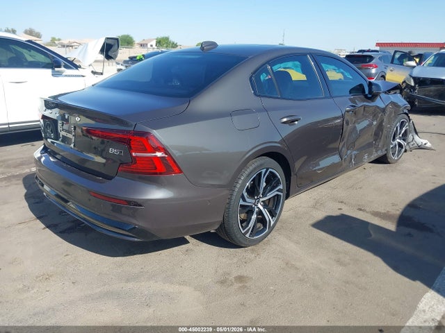 Volvo S60 B5 Plus Dark Theme