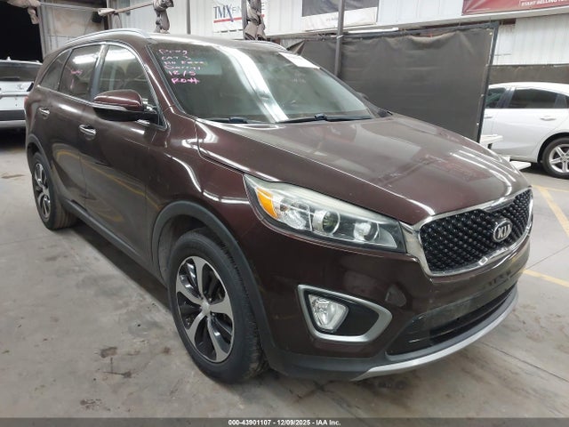 Salvage Kia Sorento Image