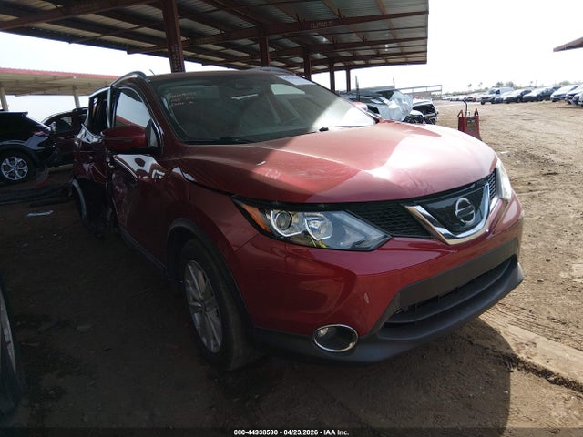 Salvage Nissan Rogue Image