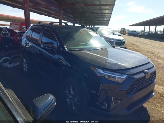 Salvage Toyota RAV4 Image