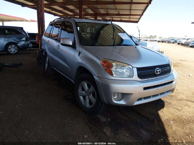 Salvage Toyota RAV4 Image