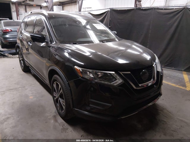 Salvage Nissan Rogue Image