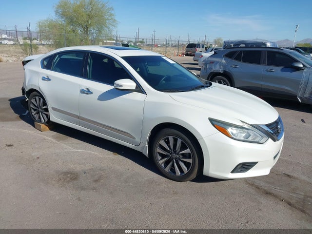 Salvage Nissan Altima Image