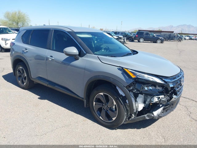 Salvage Nissan Rogue Image