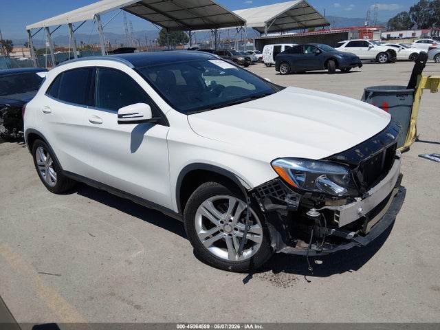 Salvage Mercedes-Benz GLA Image
