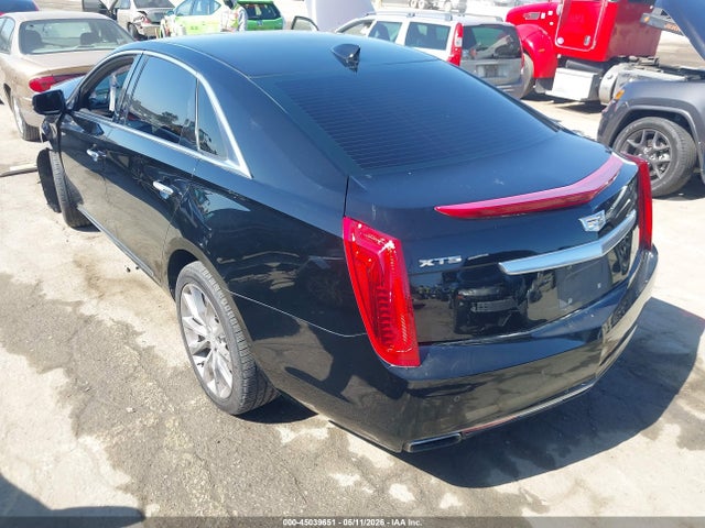 Cadillac XTS Luxury Collection