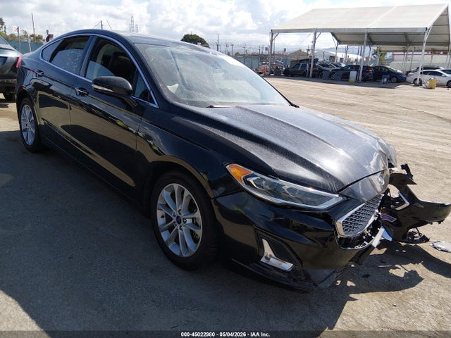 Salvage Ford Fusion Image