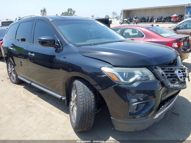 Salvage Nissan Pathfinder Image