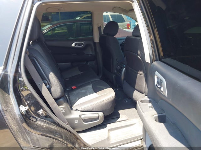 Nissan Pathfinder Sv