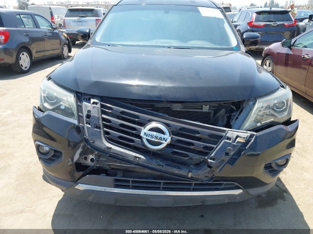 Nissan Pathfinder Sv