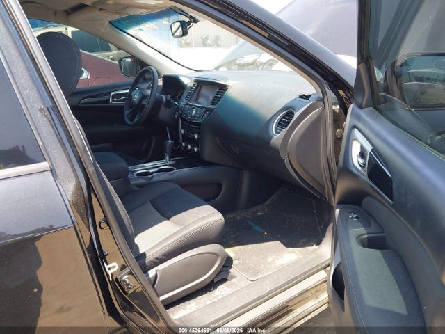 Nissan Pathfinder Sv