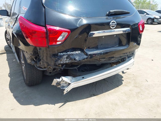 Nissan Pathfinder Sv