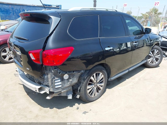 Nissan Pathfinder Sv