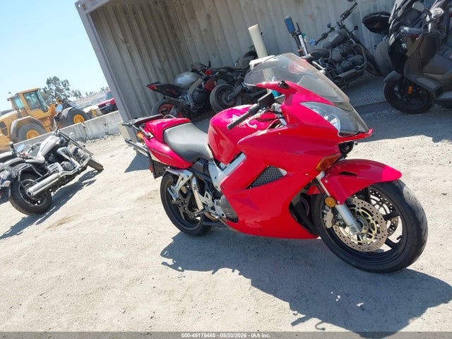 Salvage Honda Vfr800 Image