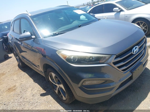 Salvage Hyundai TUCSON Image