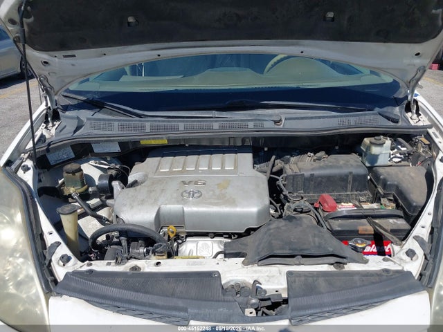 Toyota Sienna Le