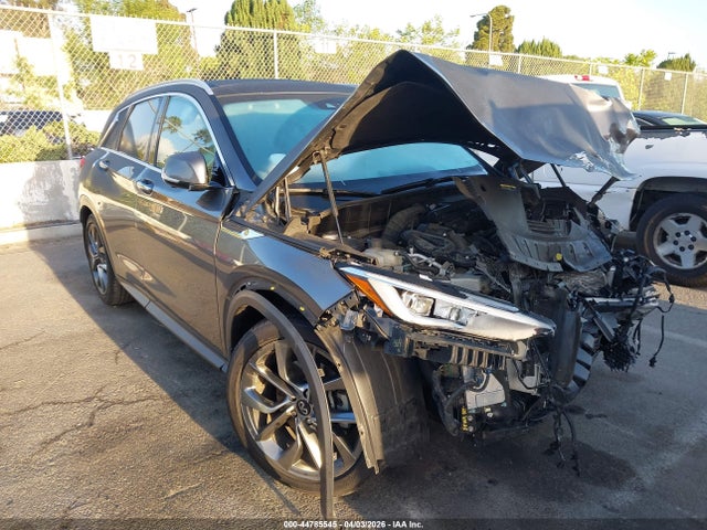 Salvage INFINITI Qx Image