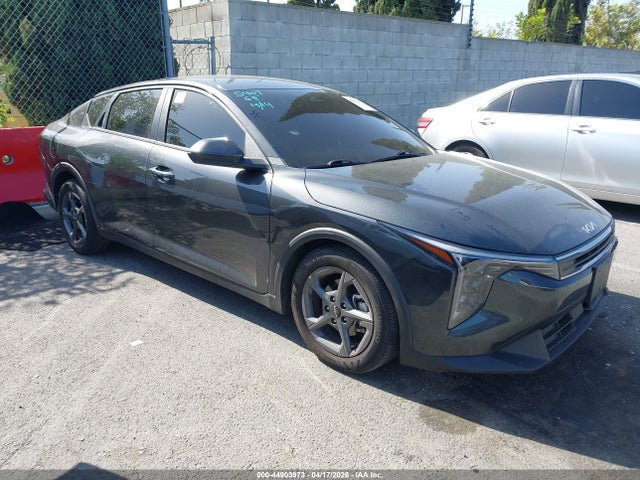 Salvage Kia K4 Image