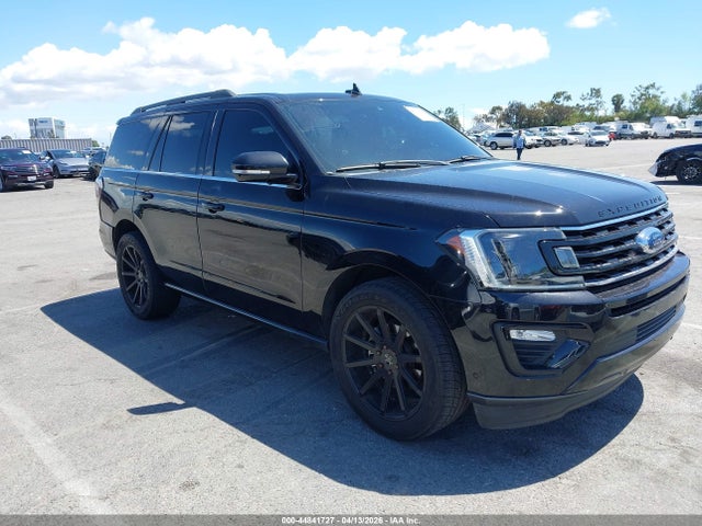 Salvage Ford Expedition Image