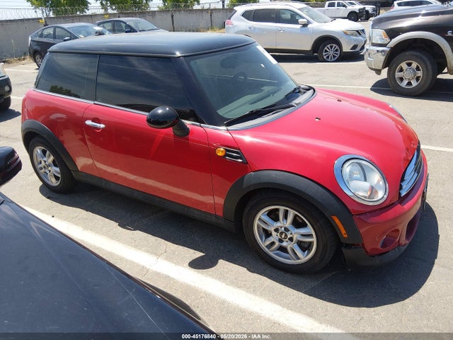 Salvage MINI Cooper Image