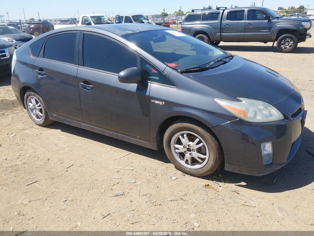 Salvage Toyota Prius Image