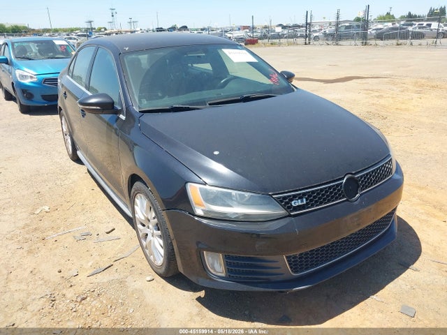 Salvage Volkswagen Jetta Image