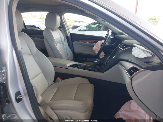 Cadillac CTS Standard