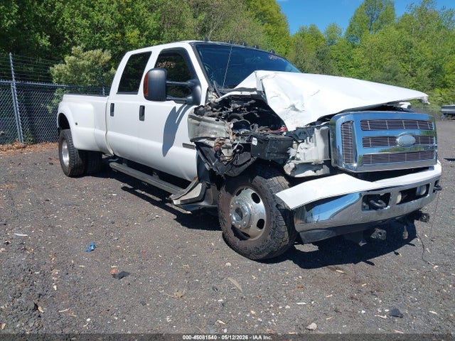 Salvage Ford F-350 Image