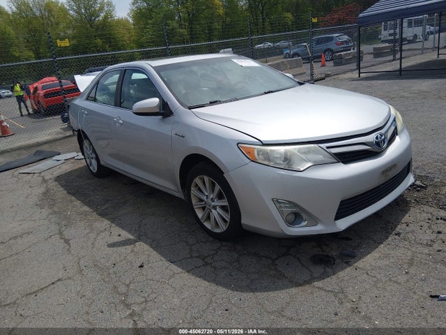 Salvage Toyota Camry Image
