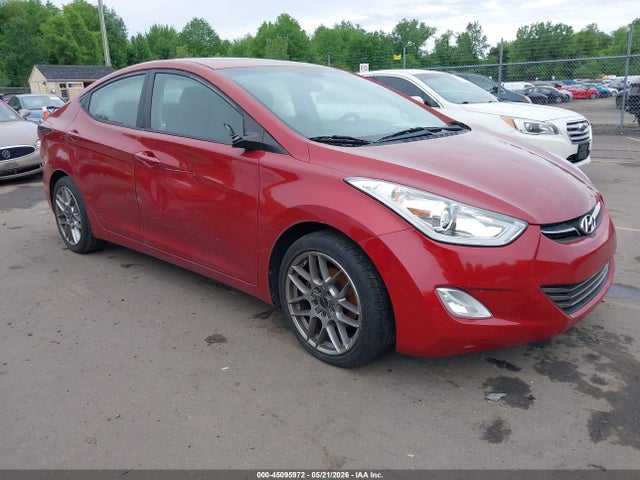 Salvage Hyundai ELANTRA Image