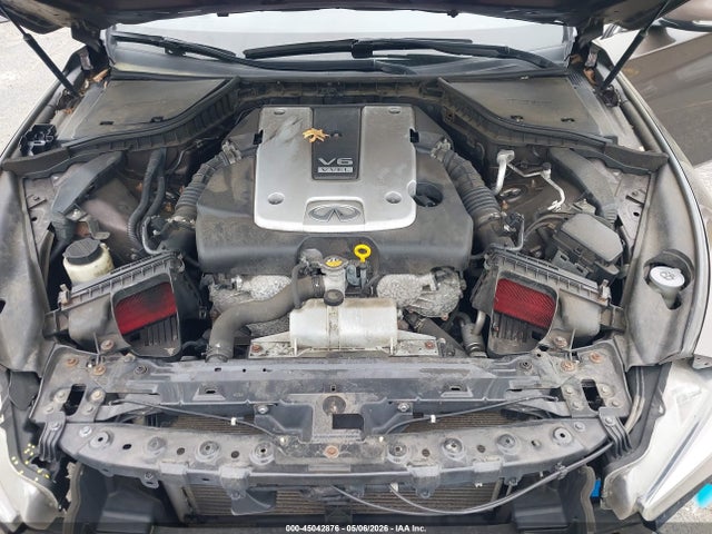 INFINITI Q50 Premium