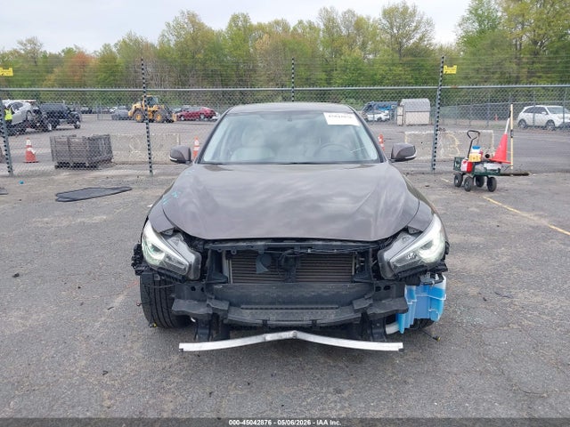 INFINITI Q50 Premium