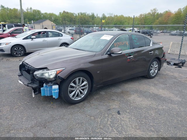 INFINITI Q50 Premium