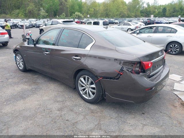 INFINITI Q50 Premium