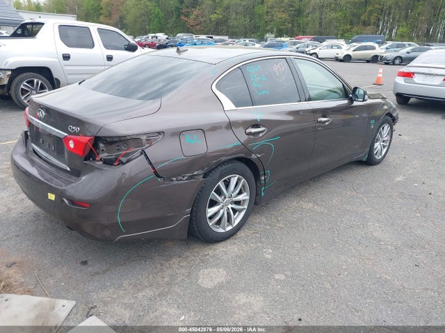 INFINITI Q50 Premium