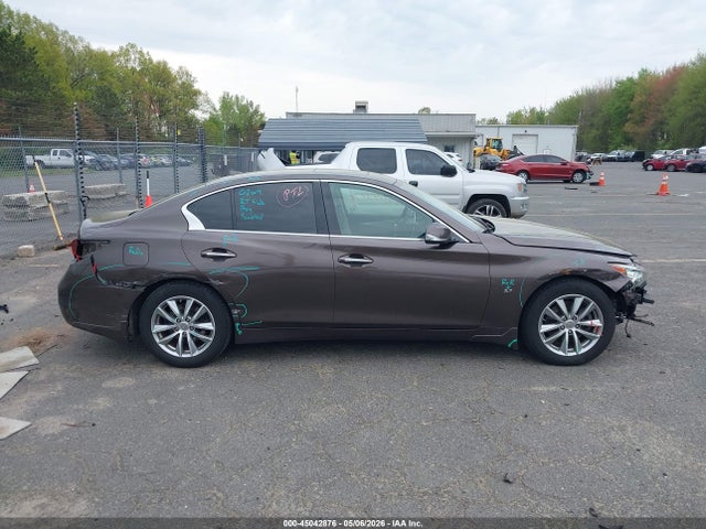INFINITI Q50 Premium