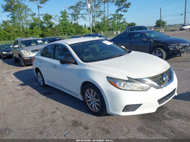 Salvage Nissan Altima Image