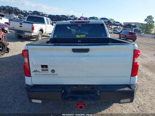 Chevrolet Silverado 1500 4wd  Short Bed Custom Trail Boss
