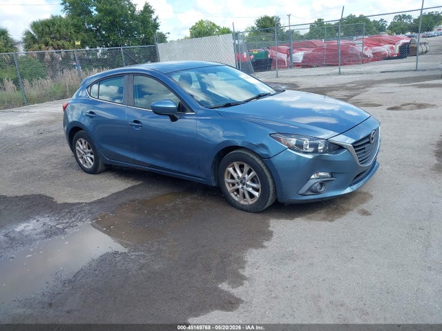 Salvage Mazda Mazda3 Image